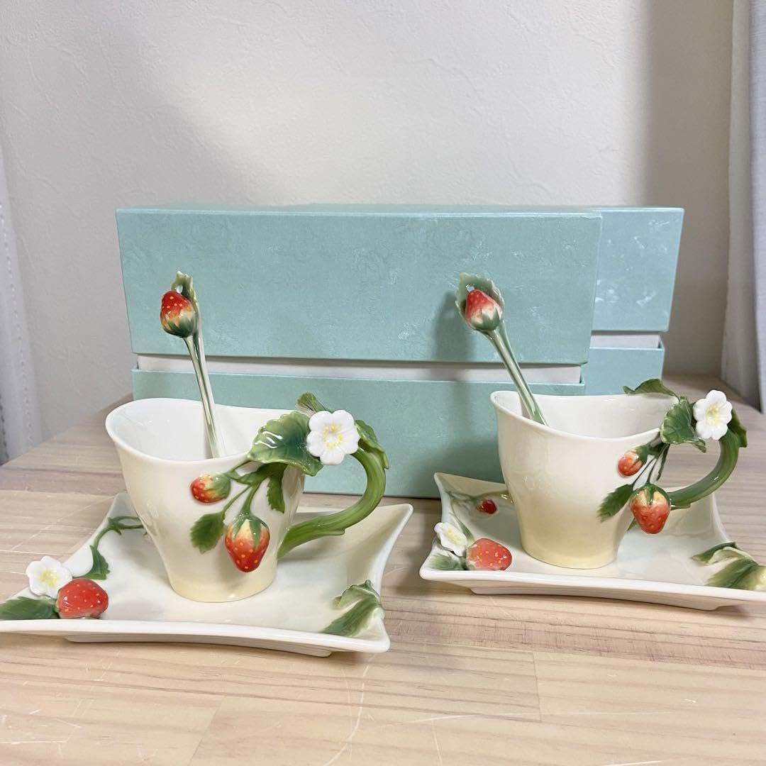 陶翔舞千 華麗なる花 いちご ストロベリー カップ&ソーサー&スプーン 陶翔舞千 華麗なる花 いちご ストロベリー カップ&ソーサー&スプーン